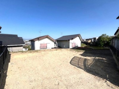 京都市伏見区・南区・東山区・下京区・右京区を中心とする不動産売買のセンチュリー21ハウスマーケット｜スタッフのオススメ物件や、オープンハウス・現地説明会など最新情報をお届け ●建築条件なしなのでお好みの家が建てれます。
●閑静な住宅街で子育てにもピッタリです。

