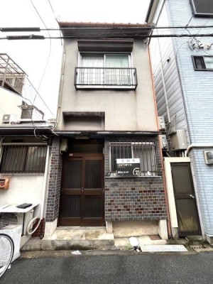 京都市伏見区・南区・東山区・下京区・右京区を中心とする不動産売買のセンチュリー21ハウスマーケット｜スタッフのオススメ物件や、オープンハウス・現地説明会など最新情報をお届け ●JR加美駅まで徒歩8分ととても便利です。
●近隣にホームセンター、薬局等もあります。
●幹線道路にも近く通勤にも便利です。