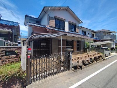 京都市伏見区・南区・東山区・下京区・右京区を中心とする不動産売買のセンチュリー21ハウスマーケット｜スタッフのオススメ物件や、オープンハウス・現地説明会など最新情報をお届け ●南向きの為日当たり良好
●収益物件にもおススメ
●海水浴場近い為セカンドハウスにも
●駐車スペース１台あり
●阪南市舞4丁目7-14
