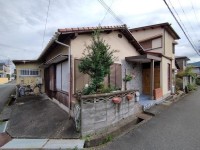 ●角地の為日当たり良好
●お好きなハウスメーカーで建築可能です
●住所：和歌山市小倉36-142
●現状有姿売買
●室内は改装が必要


