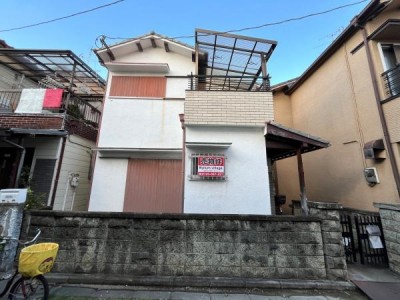 ●小中学校ともに1000ｍ圏内で安心
●収益物件にもピッタリ
●閑静な住宅街で車の出入りも少なく安心