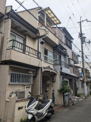 平成築♪小型車駐車可♪天井収納付♪リフォーム見積無料。