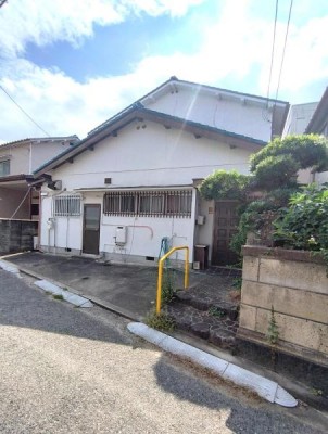 ●和泉砂川駅まで徒歩5分
●収益物件にもおススメ
●駐車スペースあり
●室内状態良し
