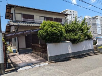 駅徒歩6分の庭付き一戸建♪全室6畳以上の5DK♪前面道路も広々6ｍ♪