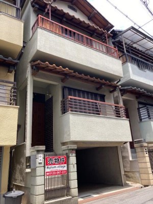 ●楠葉駅まで徒歩約11分●くずはモールまで徒歩約7分●都市ガス、本下水●駐車場有(高さ1.45メートル）●4DK●収益物件にもオススメ●リフォームの見積もり無料