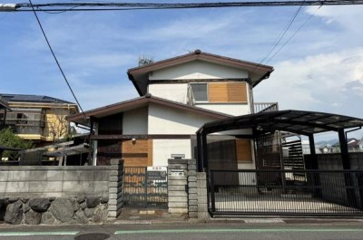 ●リフォーム物件にもおススメ
●建築条件無し土地
●西側道路、東側池の為日当たり良好
●住所：堺市美原区青南台1丁目2-14
●室内綺麗にお使いです


