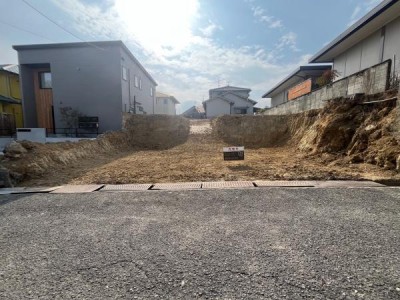 ●解体更地渡し（工事年内予定）
●広々74坪
●建築条件なし土地