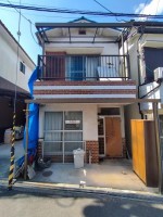 ●建築条件無し土地
●リフォーム物件にもおススメ
●住所：八田北町898-7
●上下水、集中プロパンガス（前面道路に都市ガス管埋設あり）
