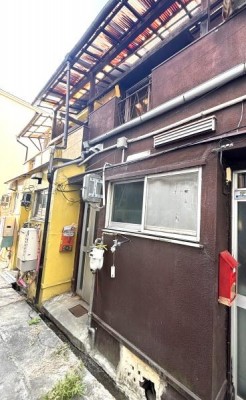 京都市伏見区・南区・東山区・下京区・右京区を中心とする不動産売買のセンチュリー21ハウスマーケット｜スタッフのオススメ物件や、オープンハウス・現地説明会など最新情報をお届け ●3室中1室賃貸中【月収益45,000円】
●南側隣地更地有り(駐輪場や家庭菜園に利用可)