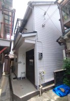 ●令和8年5月一部リフォーム
お風呂、洗面、キッチン交換、1階洋室クロス、フローリング
屋根ガルバリウム鋼板に交換
●室内綺麗にお使いです
住所:池田市桃園1-9-22